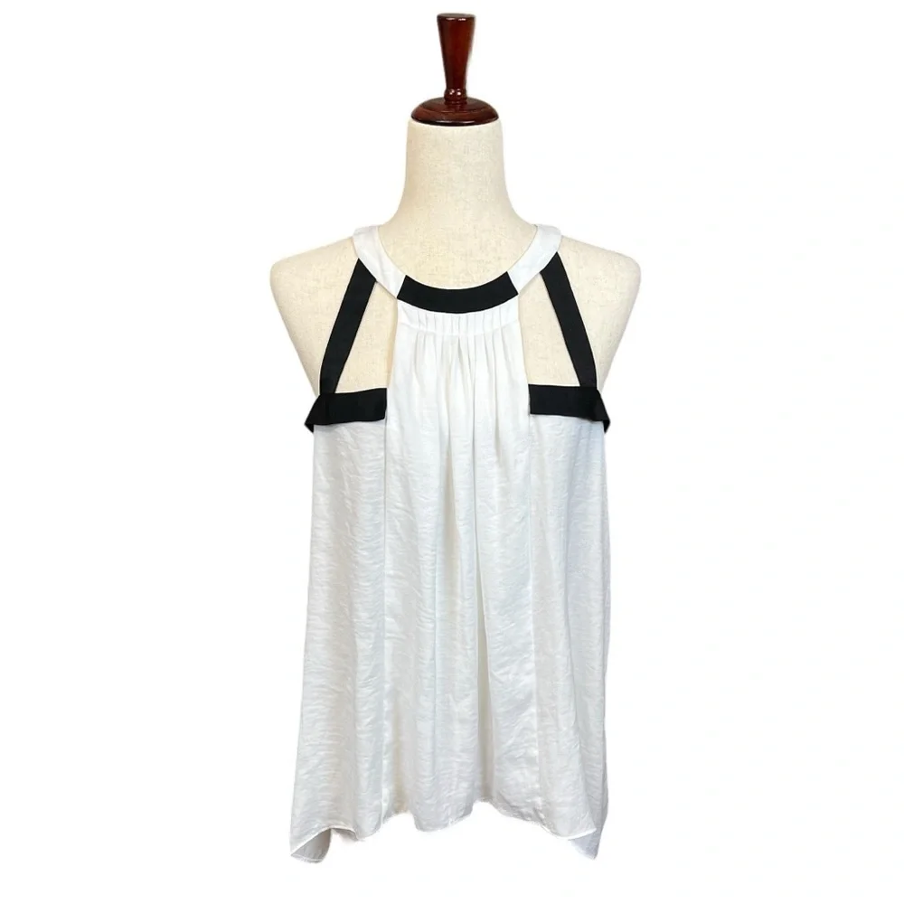 BCBGMaxAzria Irene Cut Out Halter Top Blouse. Black White Size Small #1273 - Picture 6 of 9